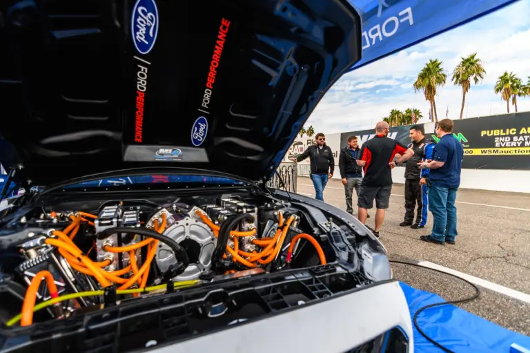 Ford Mustang Super Cobra Jet 1800 - 13