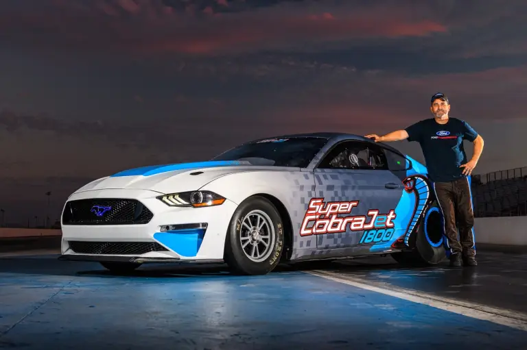 Ford Mustang Super Cobra Jet 1800 - 18