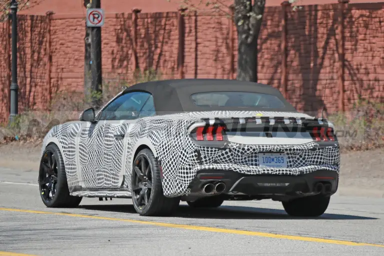 Ford Mustang Shelby GT500 2026 - Foto Spia 15-04-2023 - 5
