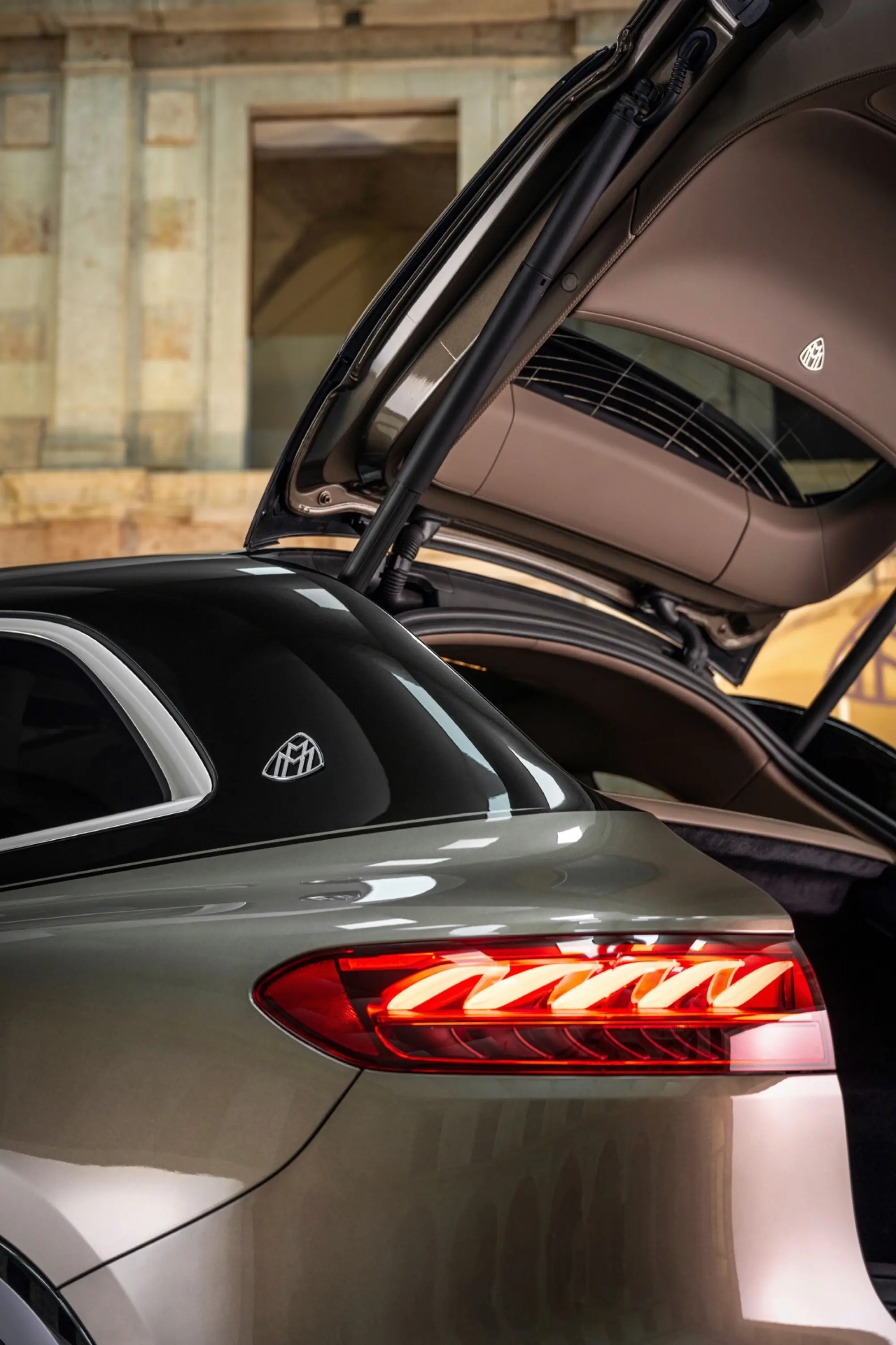 Mercedes-Maybach EQS SUV - Foto ufficiali - 20