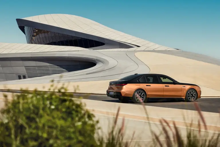BMW i7 M70 xDrive - 19