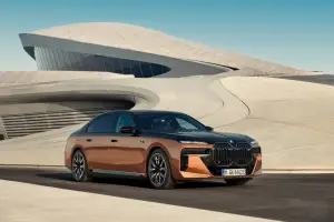 BMW i7 M70 xDrive - 9