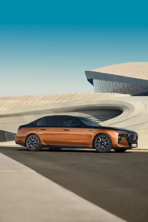 BMW i7 M70 xDrive - 12