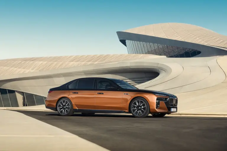 BMW i7 M70 xDrive - 18