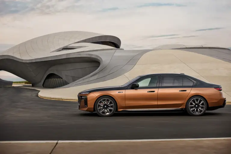 BMW i7 M70 xDrive - 32