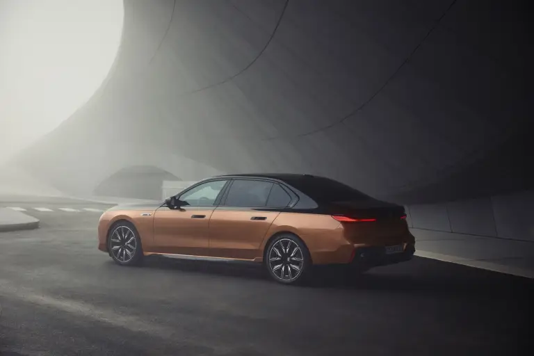 BMW i7 M70 xDrive - 40