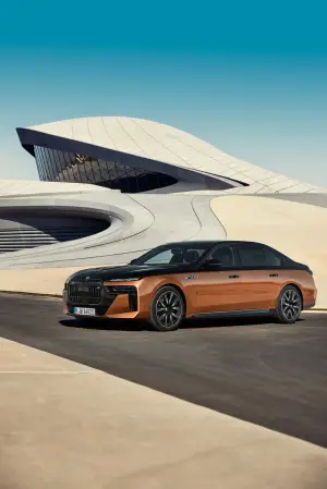 BMW i7 M70 xDrive - 7