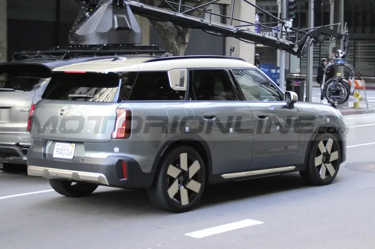 Mini Countryman SE ALL4 - Foto Spia 18-04-2023 - 8