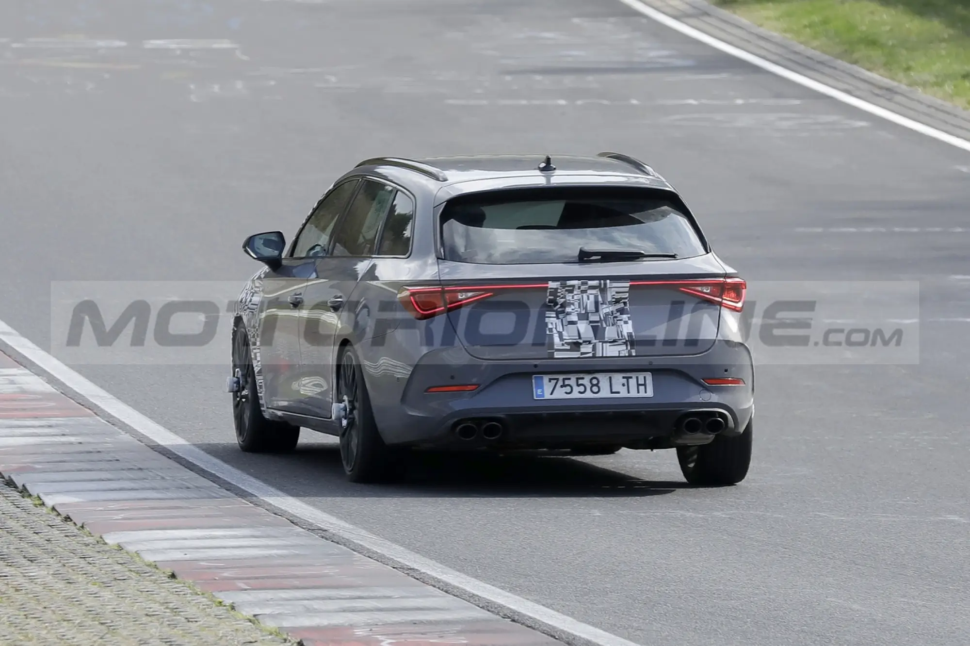 Cupra Leon 2024 - Foto Spia 18-04-2023 - 9
