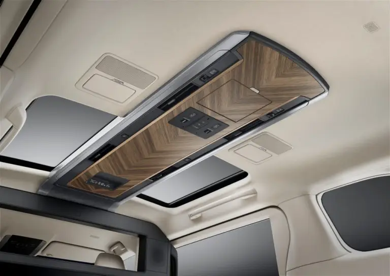 Lexus LM 2024 - 25