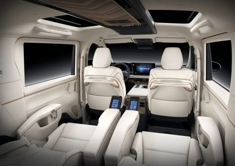 Lexus LM 2024 - 17