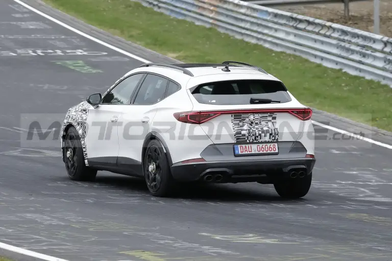 Cupra Formentor 2024 - Foto Spia 19-04-2023 - 15