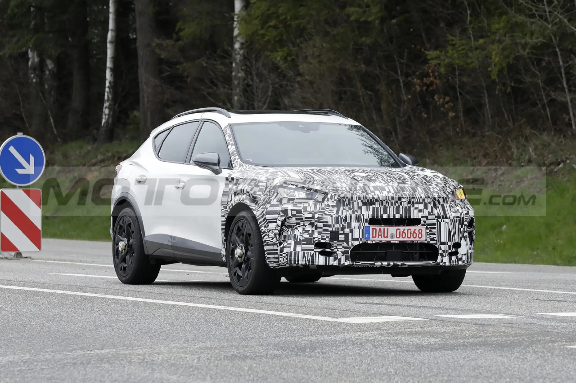 Cupra Formentor 2024 - Foto Spia 19-04-2023 - 11