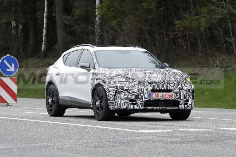 Cupra Formentor 2024 - Foto Spia 19-04-2023 - 11