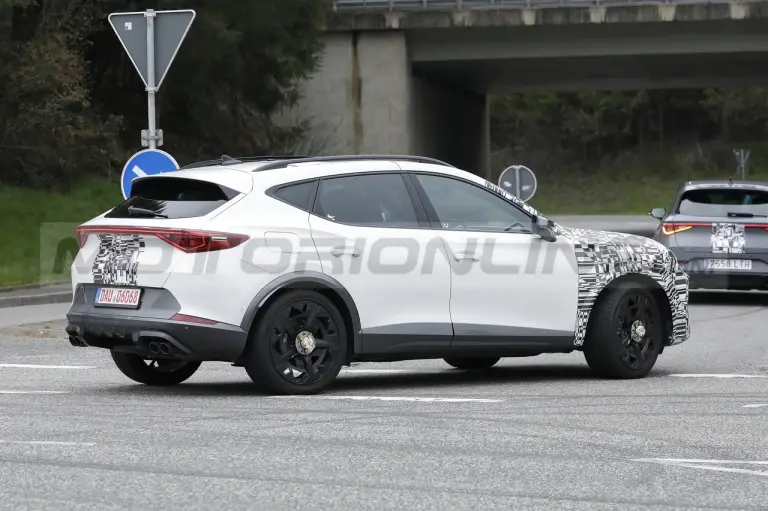 Cupra Formentor 2024 - Foto Spia 19-04-2023 - 16