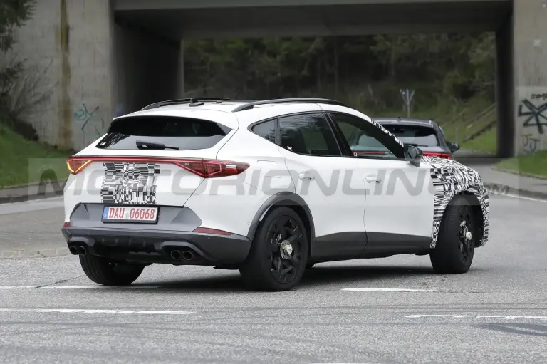 Cupra Formentor 2024 - Foto Spia 19-04-2023 - 18