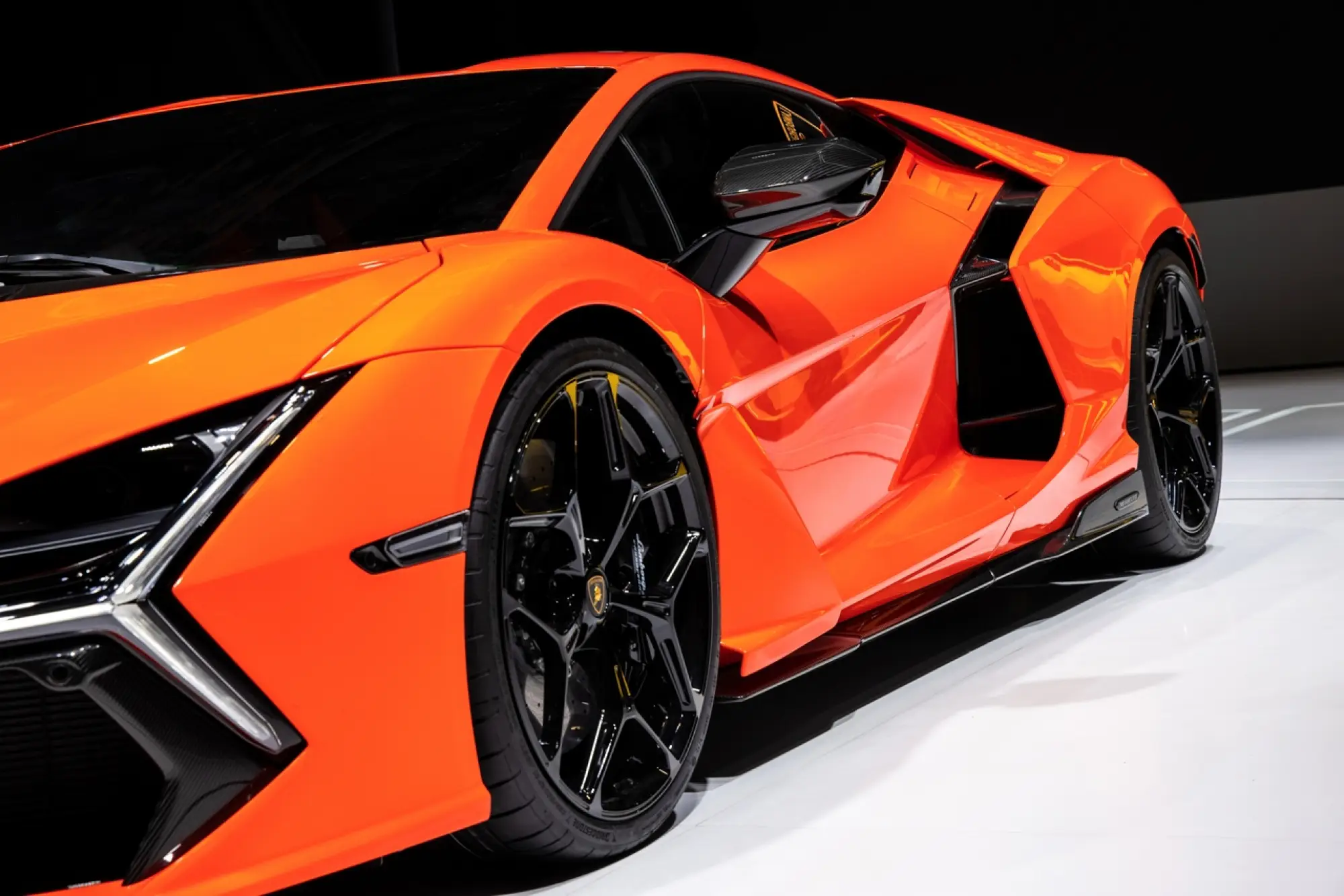 Lamborghini Revuelto Salone di Shanghai 2023 - 9