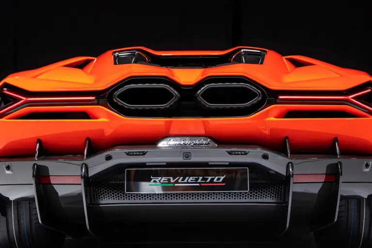 Lamborghini Revuelto Salone di Shanghai 2023 - 13