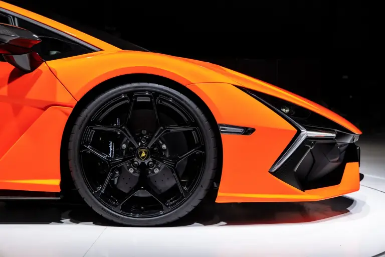Lamborghini Revuelto Salone di Shanghai 2023 - 11