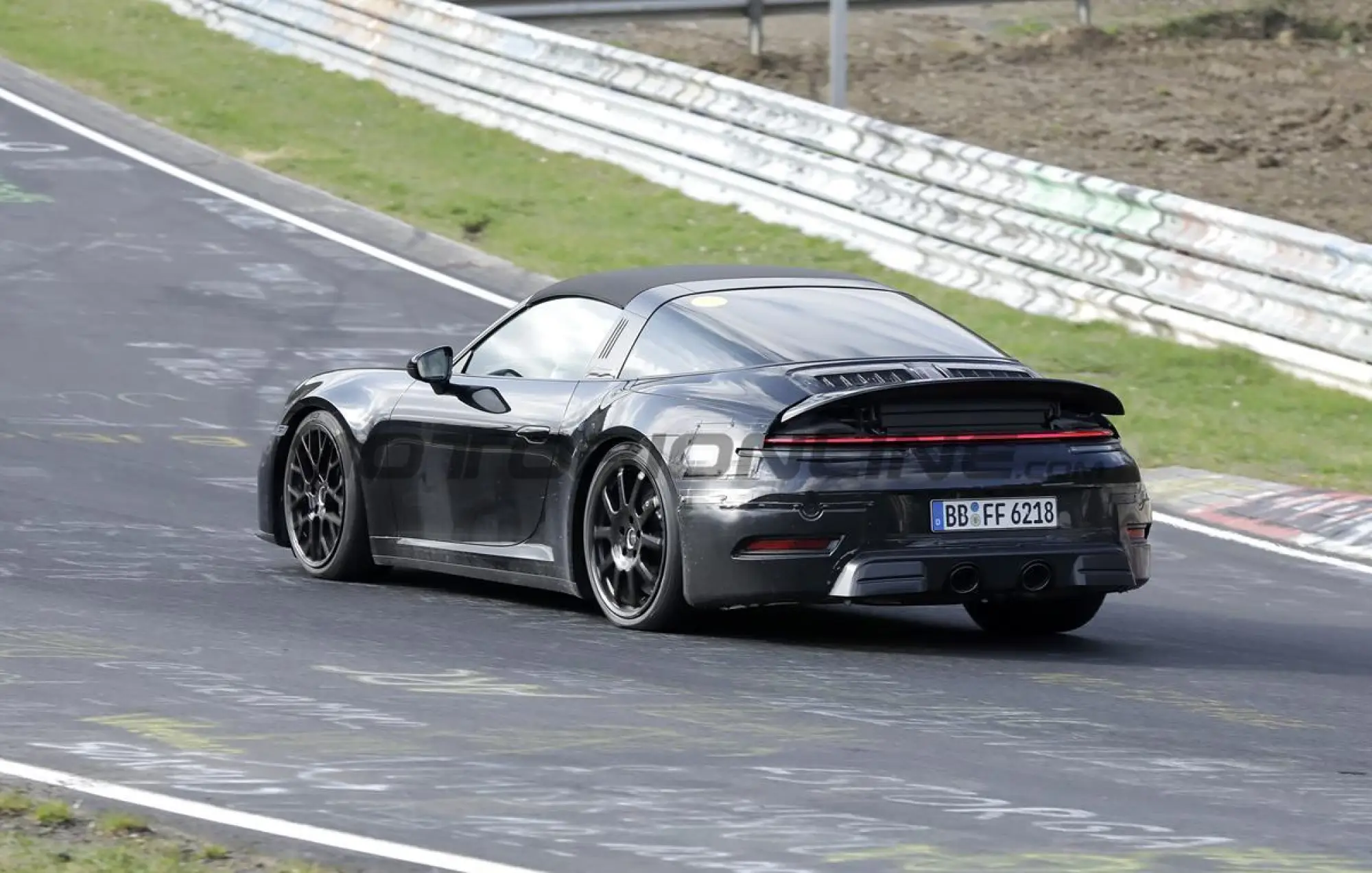 Porsche 911 Targa 2024 - Foto spia 20-04-2023 - 12
