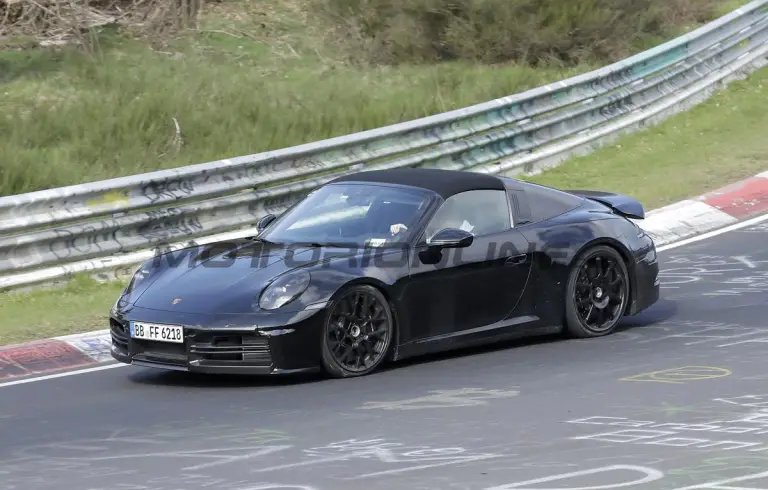 Porsche 911 Targa 2024 - Foto spia 20-04-2023 - 6