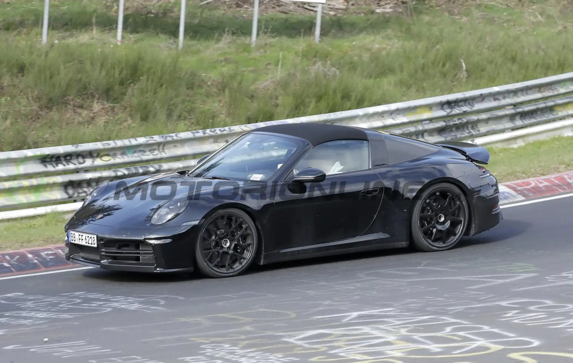 Porsche 911 Targa 2024 - Foto spia 20-04-2023 - 8