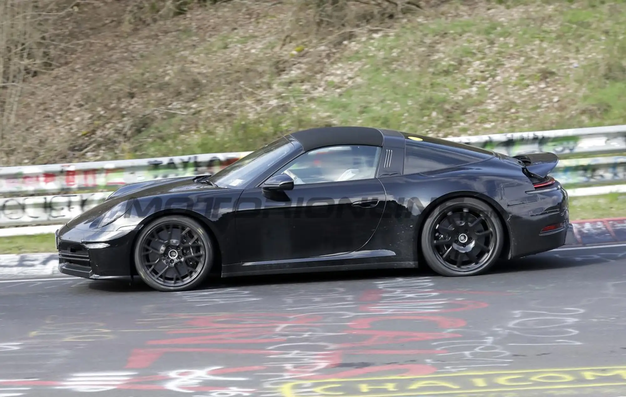 Porsche 911 Targa 2024 - Foto spia 20-04-2023 - 9