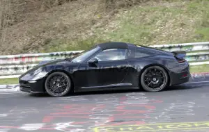 Porsche 911 Targa 2024 - Foto spia 20-04-2023 - 9