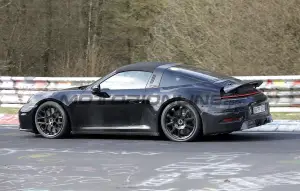 Porsche 911 Targa 2024 - Foto spia 20-04-2023 - 7
