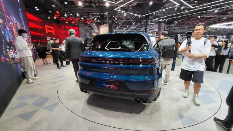 Porsche Cayenne 2023 - Salone di Shanghai 2023 - 4