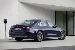 Mercedes Classe E 2023 - foto ufficiali - 16