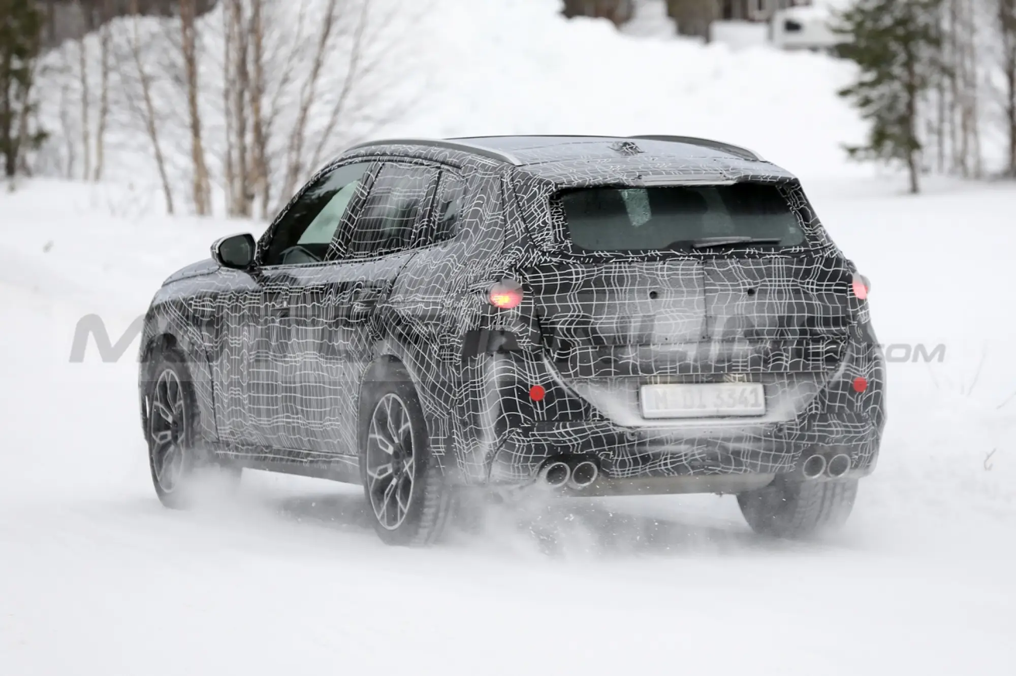 BMW X3 M40i 2024 - Foto Spia 26-04-2023 - 9