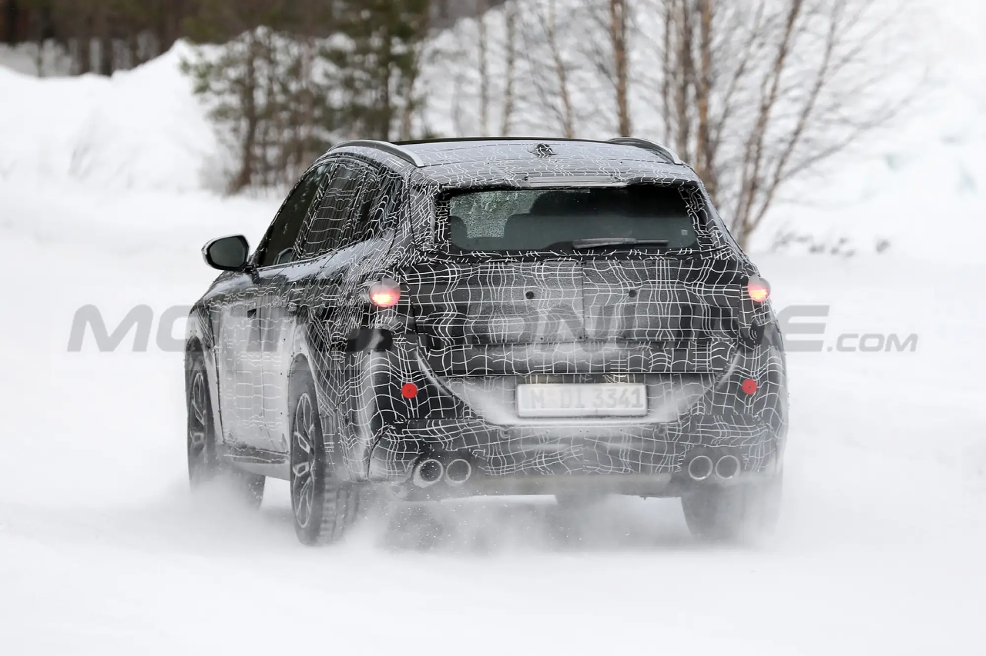 BMW X3 M40i 2024 - Foto Spia 26-04-2023 - 11