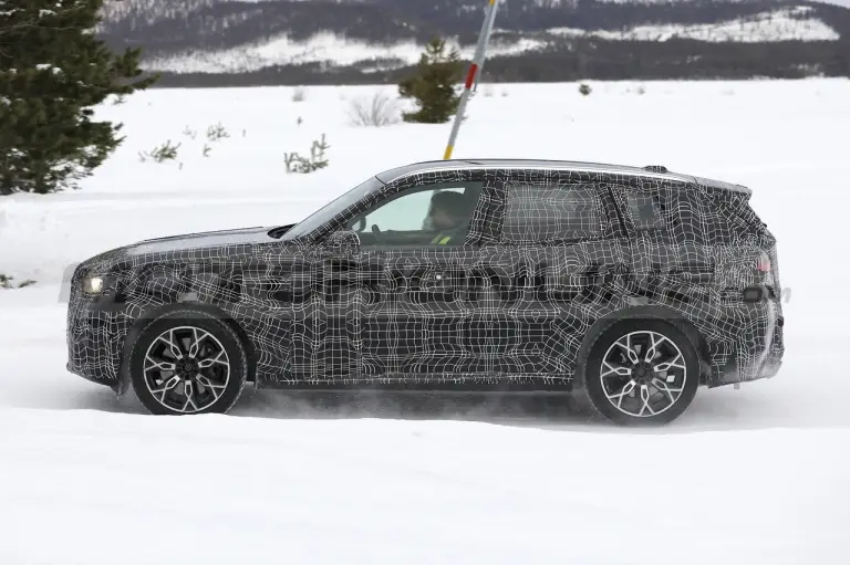 BMW X3 M40i 2024 - Foto Spia 26-04-2023 - 13