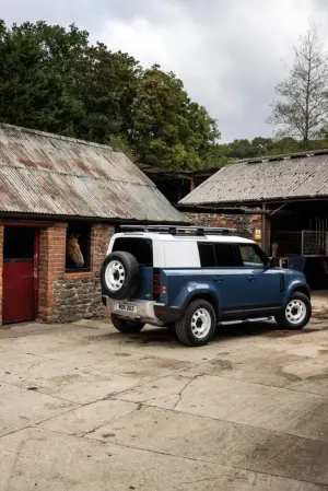 Land Rover Defender 130 Outbound e V8 2024