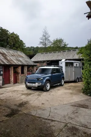 Land Rover Defender 130 Outbound e V8 2024