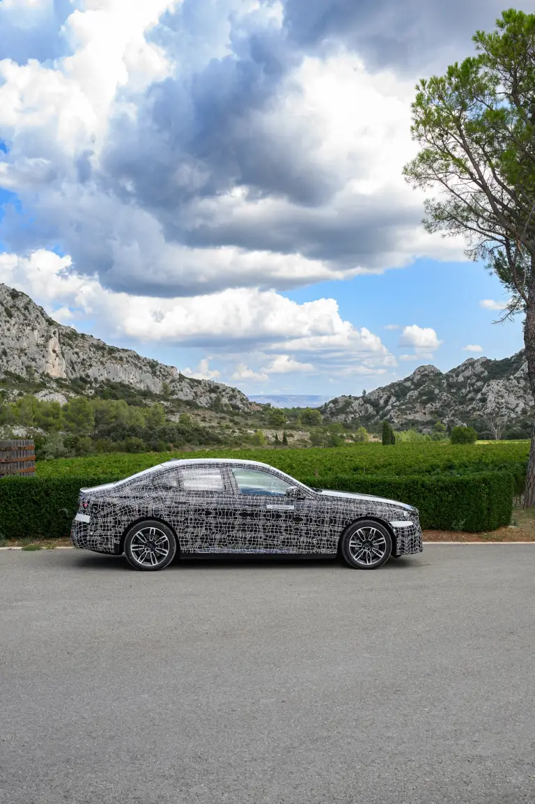 BMW i5 prototipi foto ufficiali - 24