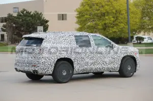GMC Acadia 2024 - Foto Spia 28-04-2023