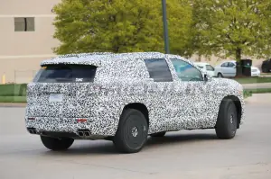 GMC Acadia 2024 - Foto Spia 28-04-2023