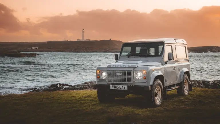Land Rover Classic Defender Works V8 Islay Edition - 4