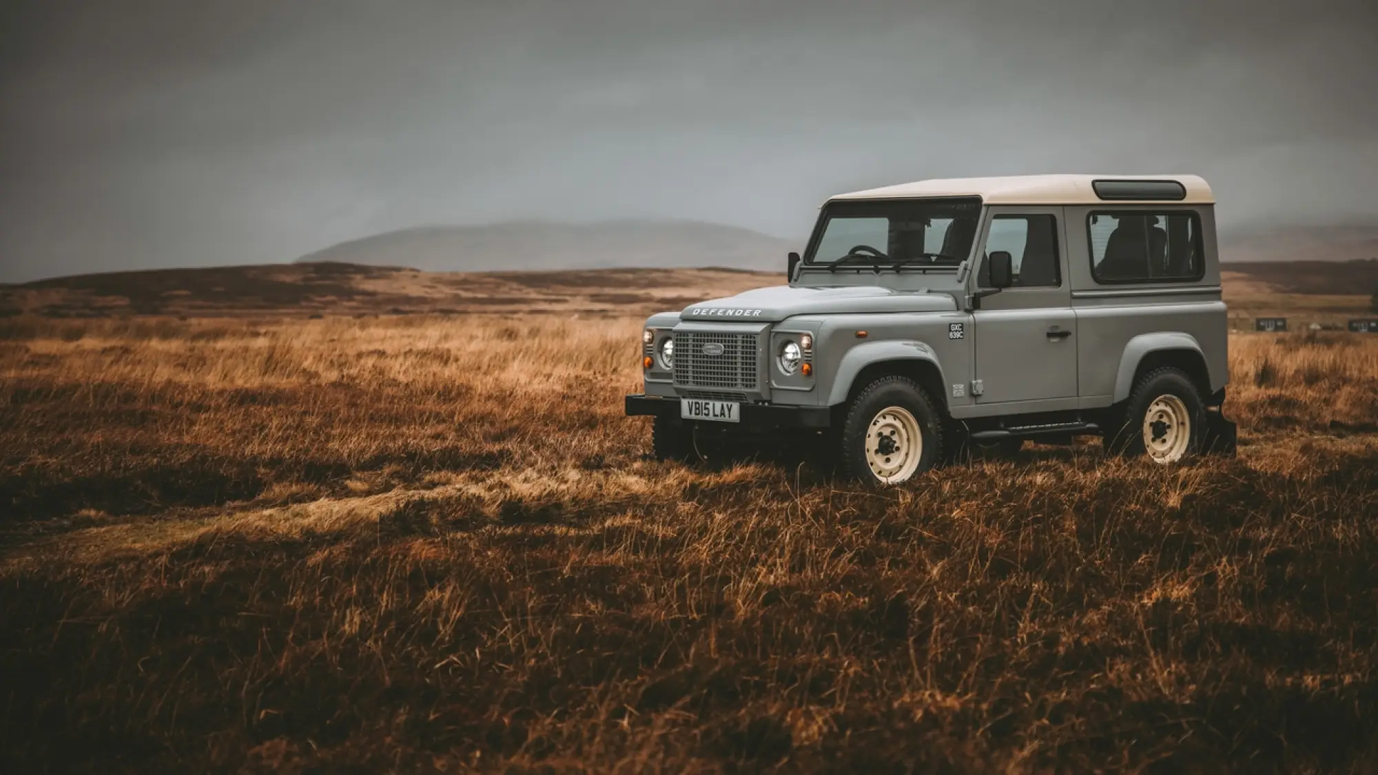 Land Rover Classic Defender Works V8 Islay Edition - 6
