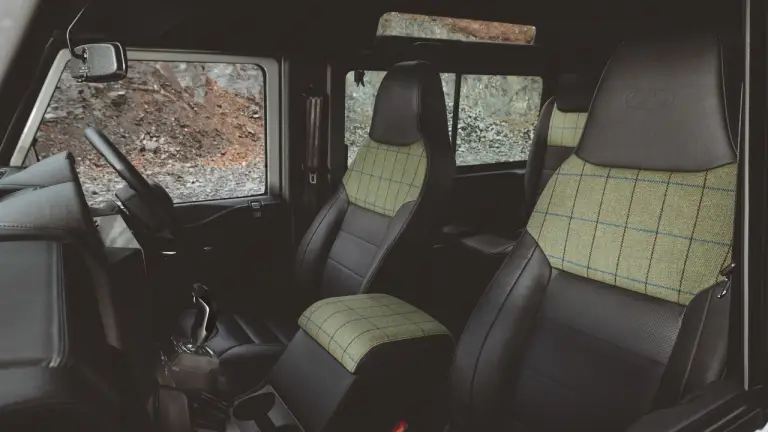 Land Rover Classic Defender Works V8 Islay Edition - 11