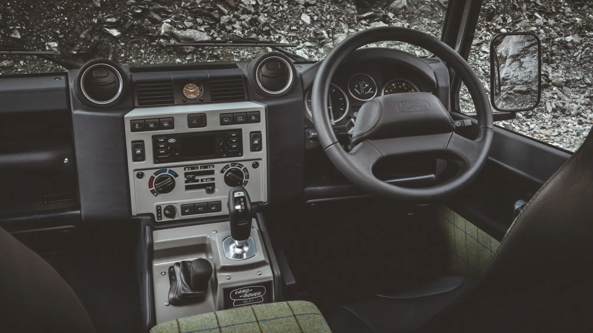 Land Rover Classic Defender Works V8 Islay Edition - 7