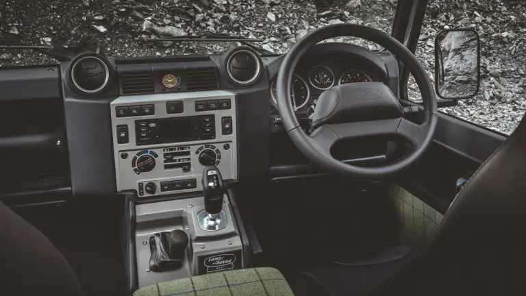 Land Rover Classic Defender Works V8 Islay Edition - 7