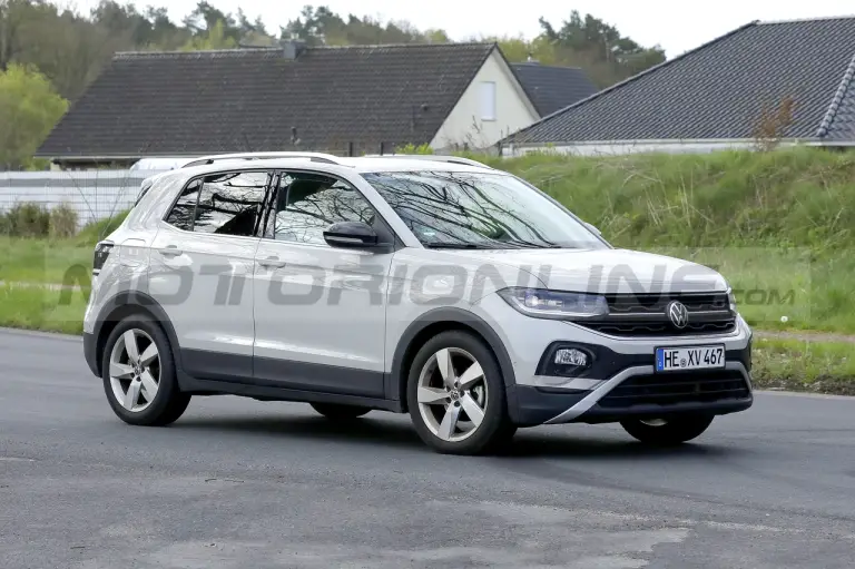 Volkswagen T-Cross 2024 - Foto Spia 04-05-2023 - 2