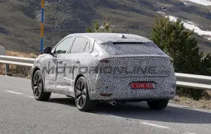 Renault Austral Coupe - Foto spia 04-05-2023 - 12
