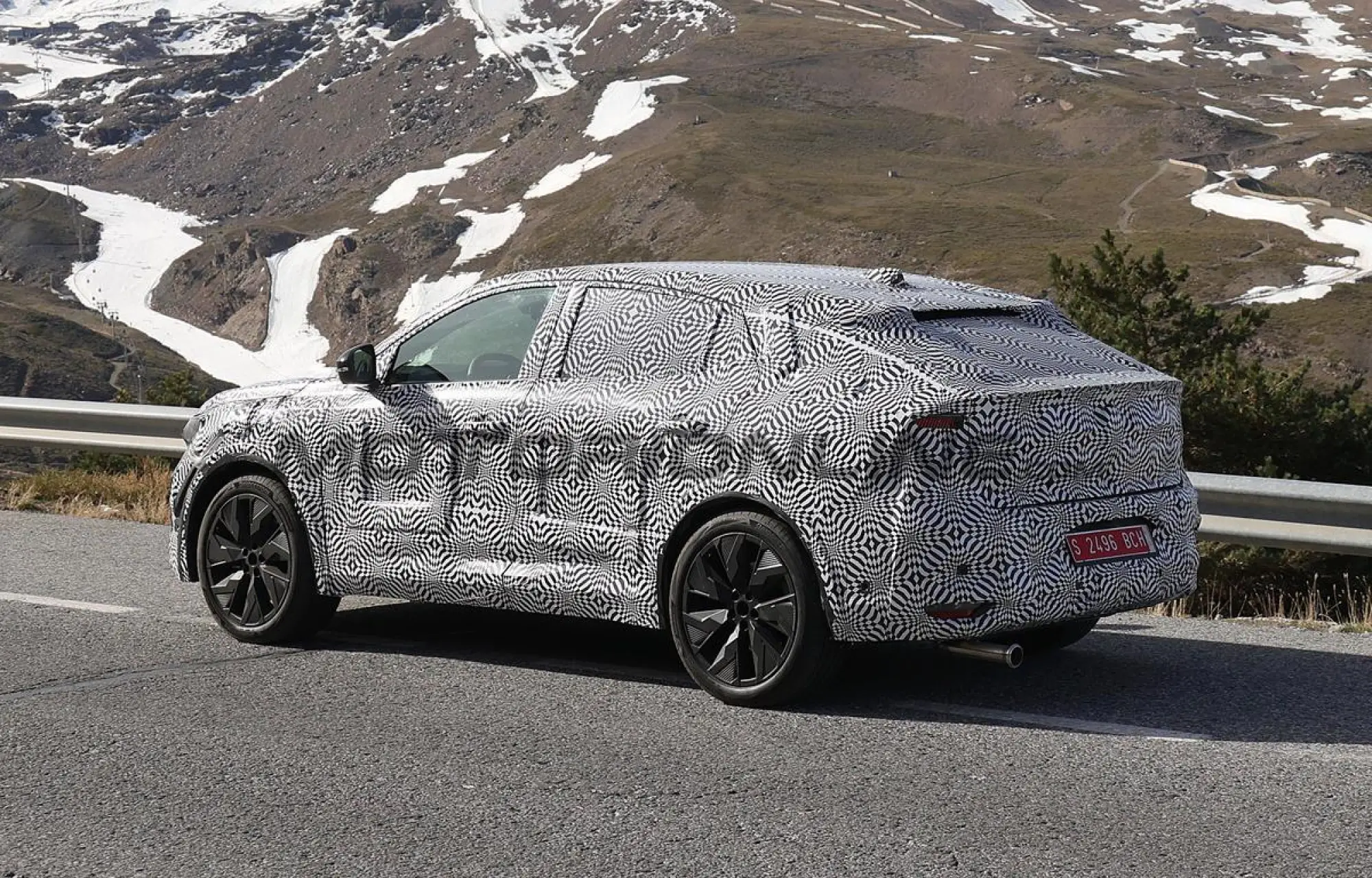 Renault Austral Coupe - Foto spia 04-05-2023 - 11