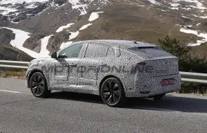 Renault Austral Coupe - Foto spia 04-05-2023 - 11