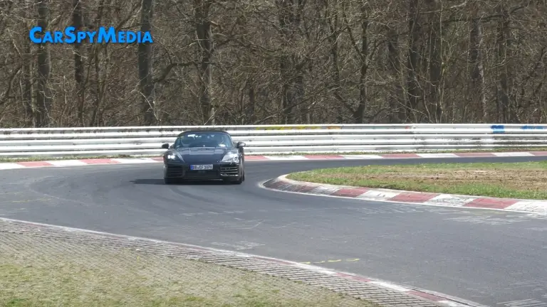 Porsche 718 Boxster 2025 prototipo Nurburgring - 12