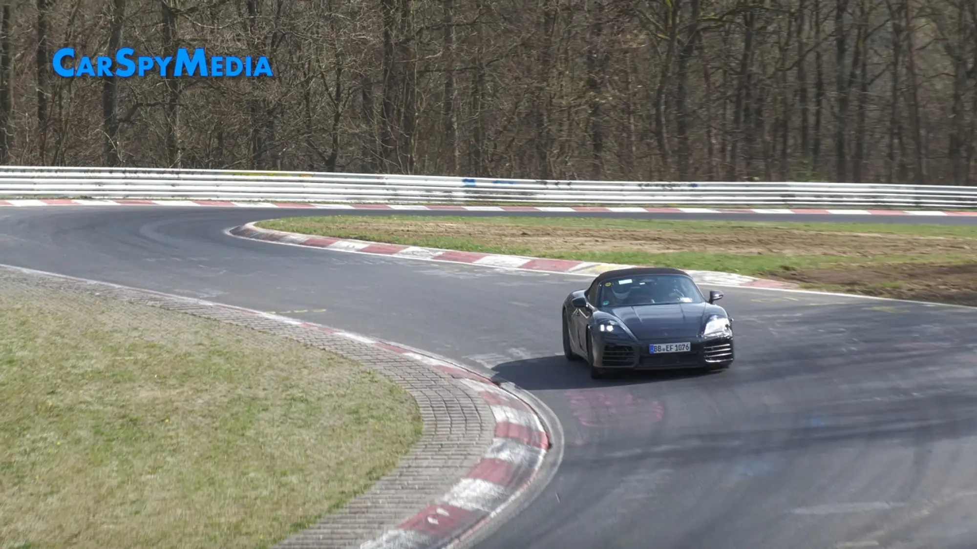 Porsche 718 Boxster 2025 prototipo Nurburgring - 13